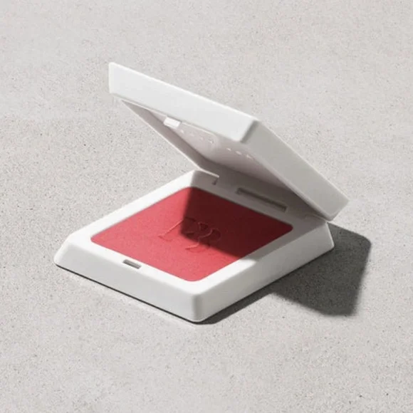 Fenty Cheeks Suede Powder Blush in Petal Poppin’ by Fenty Beauty - Picture 3 of 8